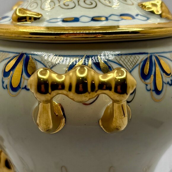 Vintage Gzhel Handmade Russian Porcelain Samovar, Hand-Painted, 8.5" Tall - Picture 11 of 17